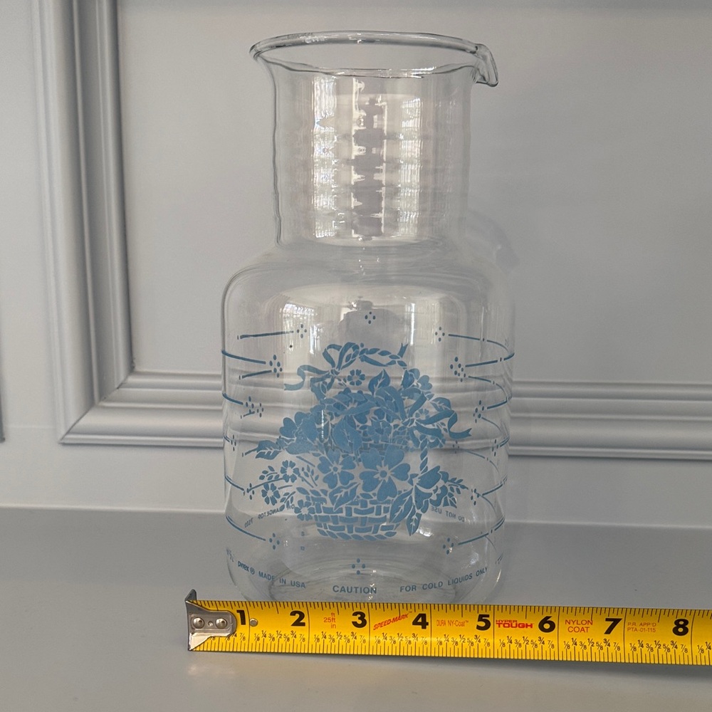 Pyrex Vintage Glass Pitcher with Cornflower Blue Pattern - Picture 4 of 9